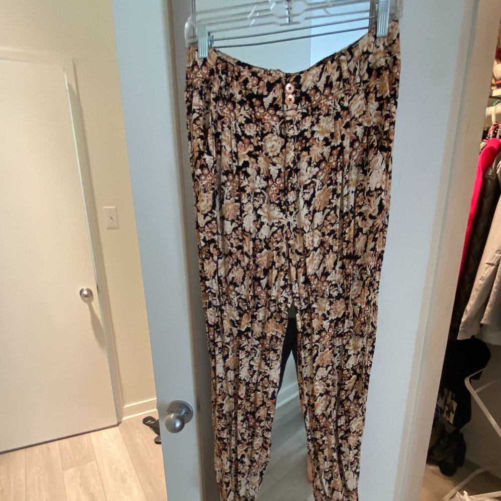 Anthropologie Floral Pleated jogger pants
